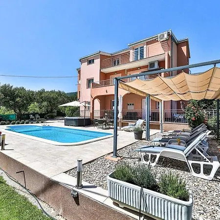 别墅 Lioness In Kastel Luksic, Playground & Pool Kaštela